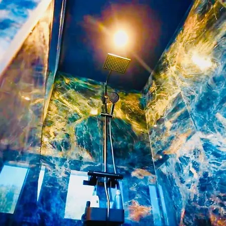 Minka Cocon Atypique Avec Jacuzzi Prive * Corbas